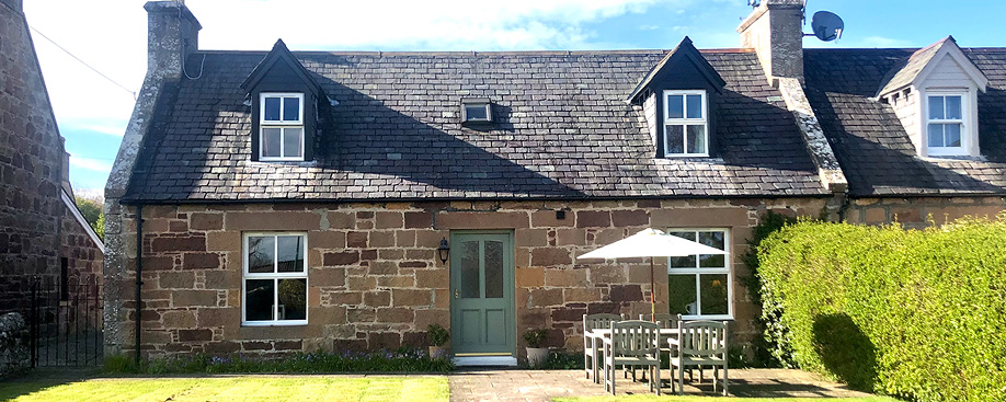 Cottage dining room